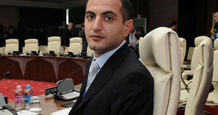 Keçmiş müdafiə naziri həbs olundu Keçmiş müdafiə naziri həbs olundu
