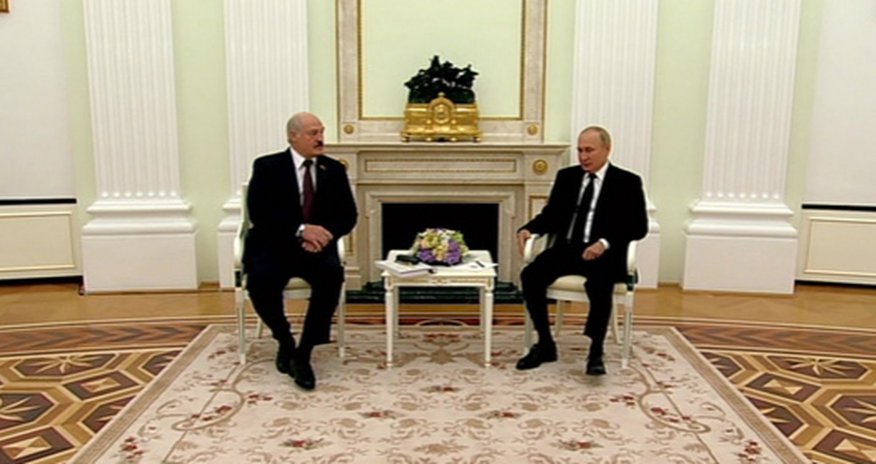 Путин и Лукашенко начали переговоры в Кремле Путин и Лукашенко начали переговоры в Кремле