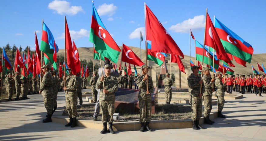 Bakıda hərbi yürüş başa çatıb - YENİLƏNDİ - VİDEO Bakıda hərbi yürüş başa çatıb - YENİLƏNDİ - VİDEO