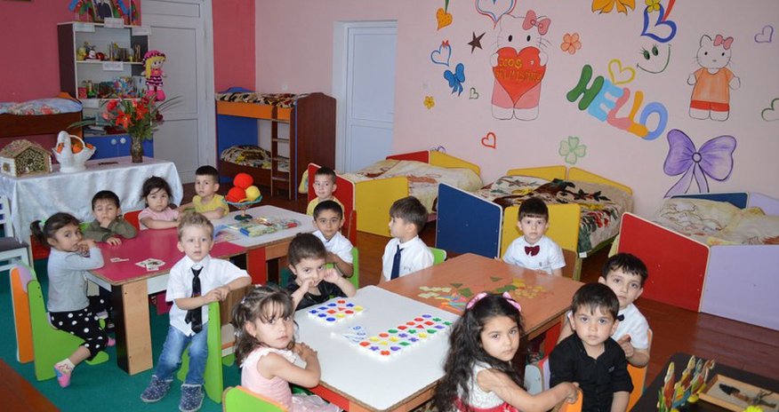 Fəzail Ağamalının qızının bağçasında uşağı döyüblər? Fəzail Ağamalının qızının bağçasında uşağı döyüblər?