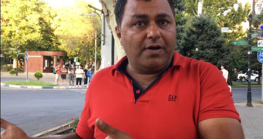 "Azərbaycanlılar bizim qardaşımızdır" - İran sürücüləri İrəvanda - VİDEO "Azərbaycanlılar bizim qardaşımızdır" - İran sürücüləri İrəvanda - VİDEO