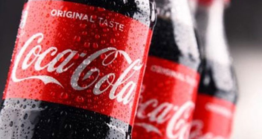 Çində bir litr yarım “Cola” içən gənc öldü Çində bir litr yarım “Cola” içən gənc öldü