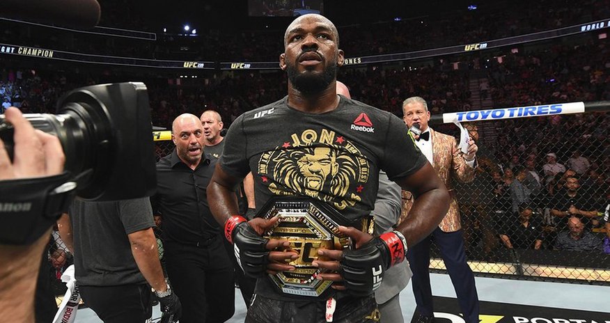 UFC-nin ən yaxşı döyüşçüsü həbs edilib UFC-nin ən yaxşı döyüşçüsü həbs edilib
