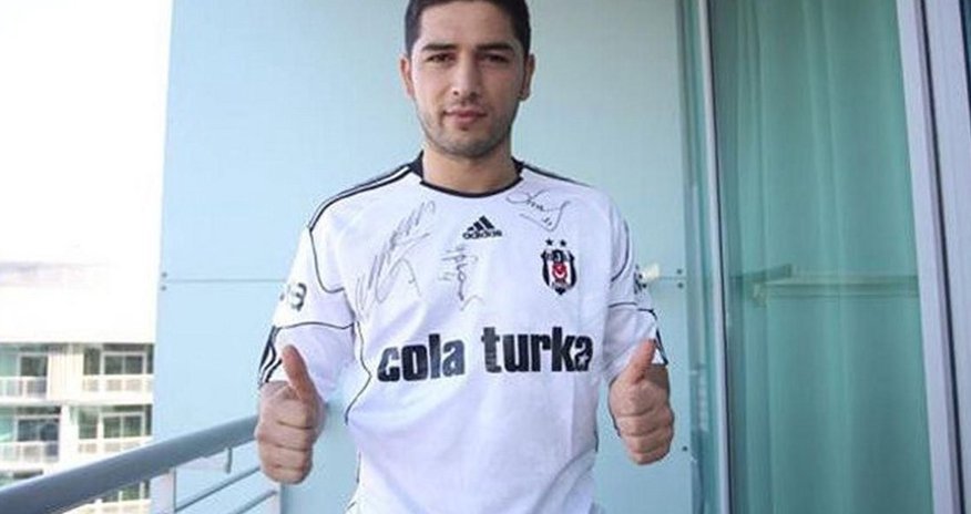 "Beşiktaş" futbolçusu 1 nəfəri öldürüb, 4-nü yaralayıb "Beşiktaş" futbolçusu 1 nəfəri öldürüb, 4-nü yaralayıb