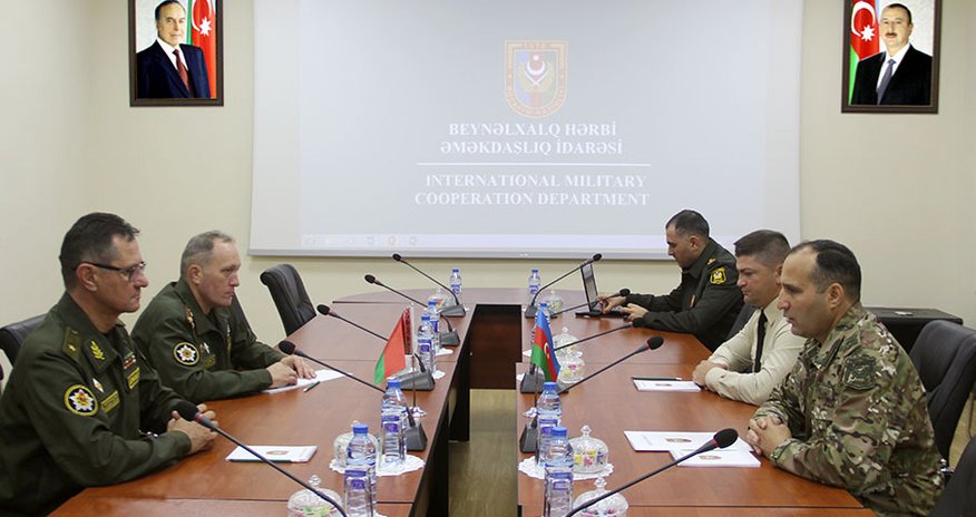 Azərbaycan və Belarus Müdafiə nazirlikləri arasında görüş keçirilib Azərbaycan və Belarus Müdafiə nazirlikləri arasında görüş keçirilib