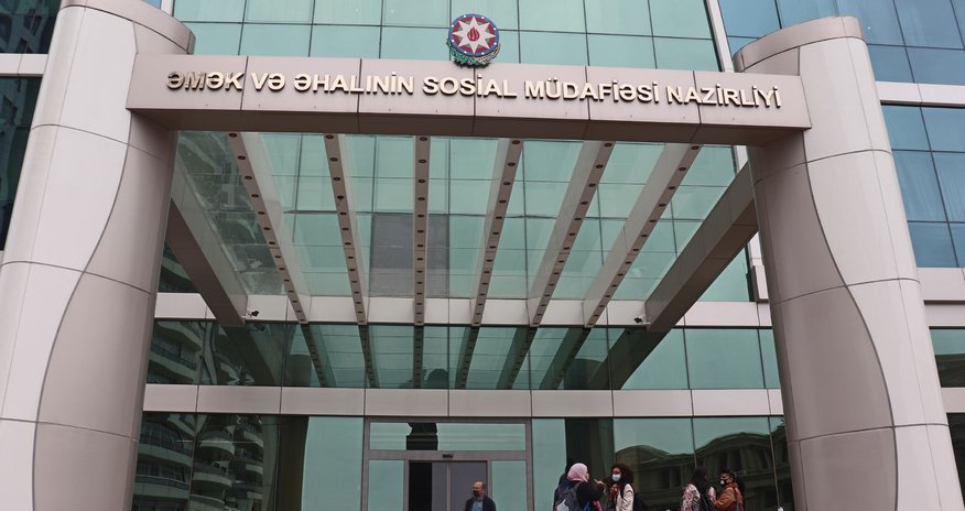 Əmək və əhalinin sosial müdafiəsi nazirliyi vətəndaşlara nə qədər xidmət göstərib? Əmək və əhalinin sosial müdafiəsi nazirliyi vətəndaşlara nə qədər xidmət göstərib?
