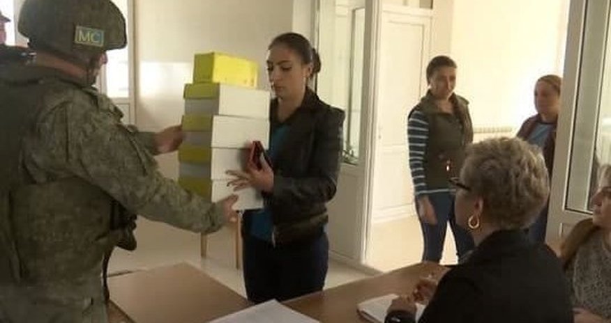 Sülhməramlılar ermənilərə yardım etdi Sülhməramlılar ermənilərə yardım etdi