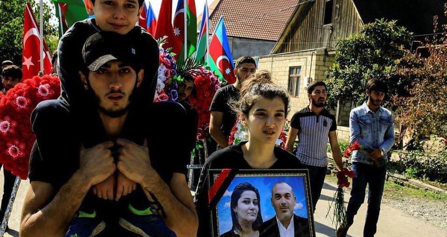 Onlar Gəncə terrorunda valideynlərini itirdi - Fotolar Onlar Gəncə terrorunda valideynlərini itirdi - Fotolar