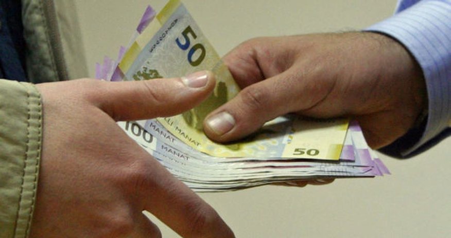 Xəstəxana direktorunun rüşvət almasının görüntüləri yayılıb - VİDEO Xəstəxana direktorunun rüşvət almasının görüntüləri yayılıb - VİDEO