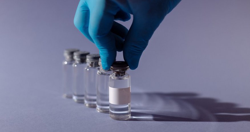 EU watchdog backs Spikevax booster for over-18s EU watchdog backs Spikevax booster for over-18s
