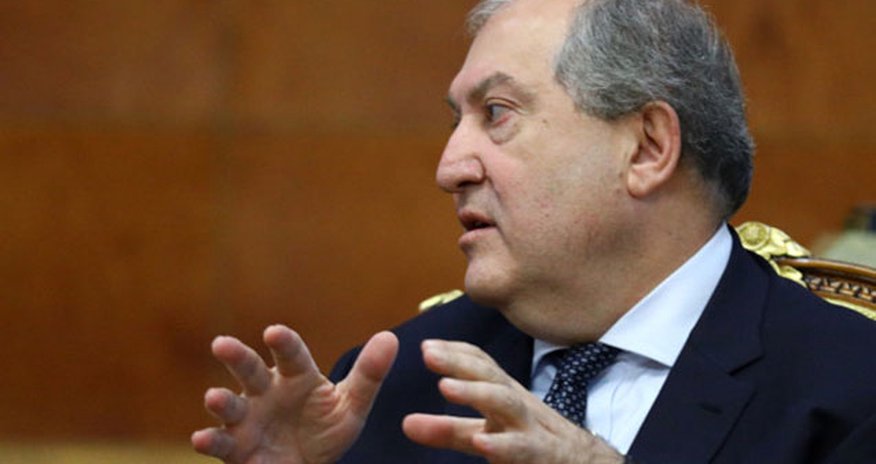 Sarkisyan sərhədlərlə bağlı Putinə məktub yazıb Sarkisyan sərhədlərlə bağlı Putinə məktub yazıb