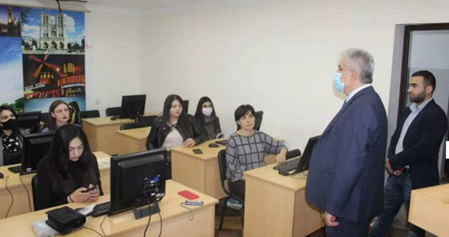 Ermənilər üçün Xankəndində Azərbaycandilli mərkəz açıldı - FOTOLAR Ermənilər üçün Xankəndində Azərbaycandilli mərkəz açıldı - FOTOLAR