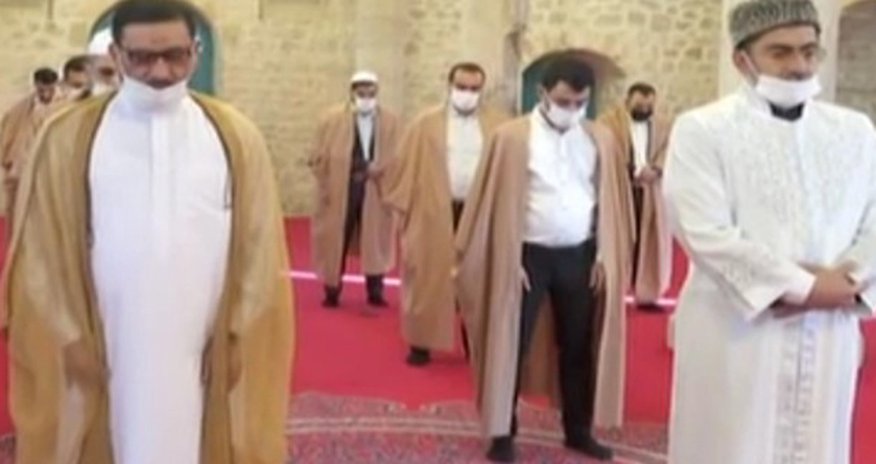 Yuxarı Gövhər Ağa məscidində “Şükür” namazı qılındı - Video Yuxarı Gövhər Ağa məscidində “Şükür” namazı qılındı - Video