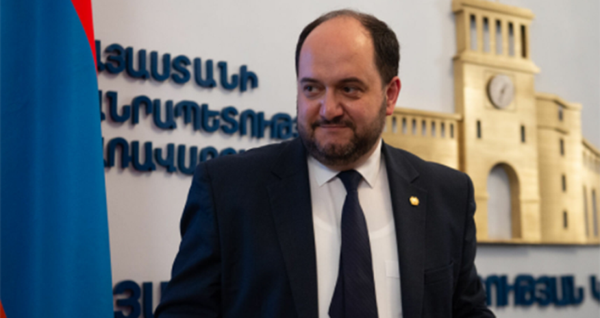 Paşinyan Arayik Arutyunyanı özünə müavin təyin edə bilər Paşinyan Arayik Arutyunyanı özünə müavin təyin edə bilər