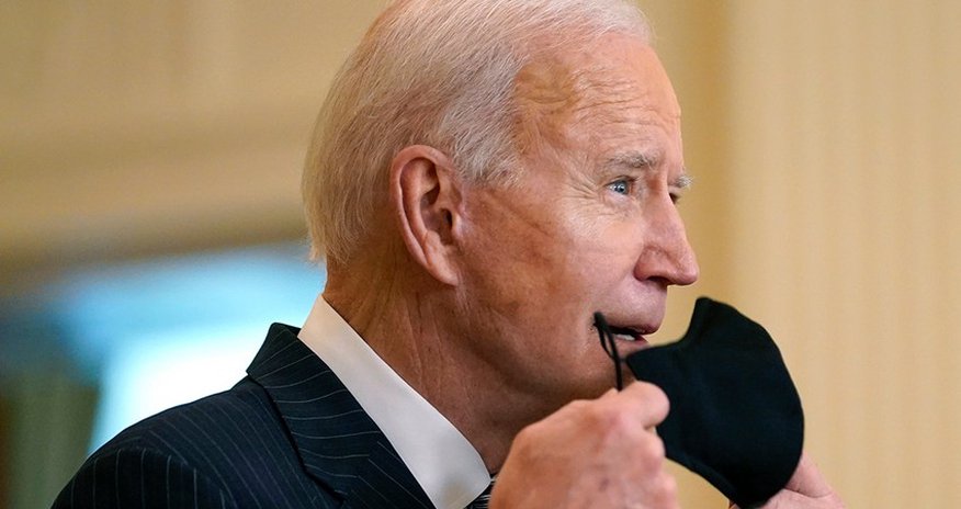 Amerikalılara maska taxmağı tövsiyə edən Bayden mağazada qoruyucusuz gəzib Amerikalılara maska taxmağı tövsiyə edən Bayden mağazada qoruyucusuz gəzib