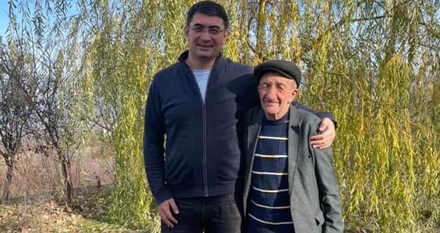 Pensiyasını orduya bağışlayan Hikmət baba Şuşada... - Foto Pensiyasını orduya bağışlayan Hikmət baba Şuşada... - Foto