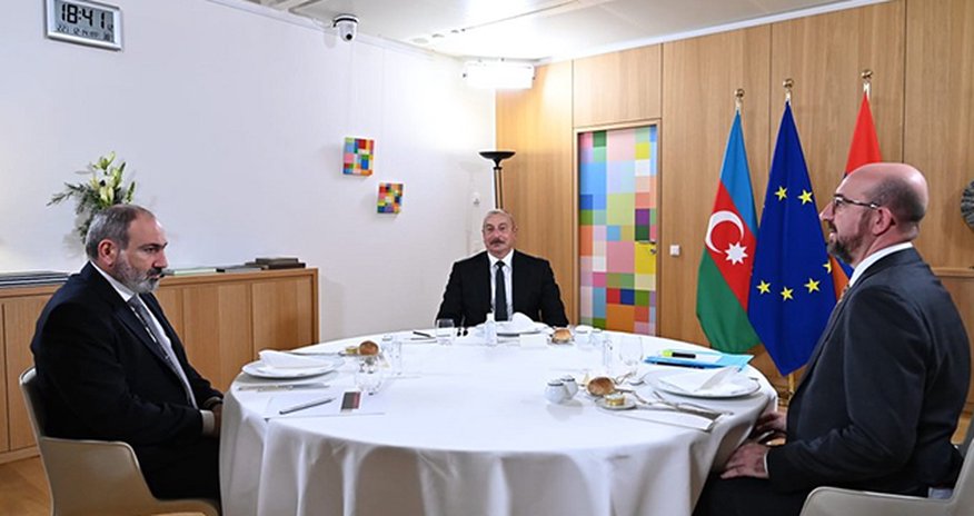 Liderlərin görüşü başladı - Fotolar Liderlərin görüşü başladı - Fotolar