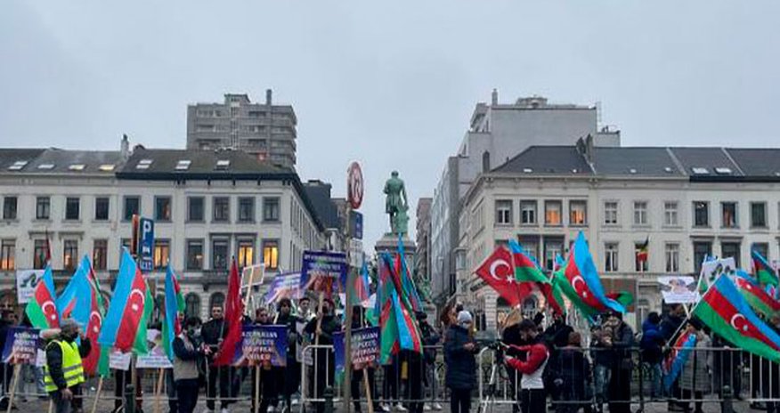 Brüsseldə Azərbaycana dəstək nümayişi keçirildi Brüsseldə Azərbaycana dəstək nümayişi keçirildi
