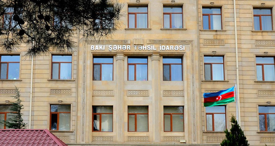 Şagirdin saçına irad bildirən müəllimə töhmət verilib Şagirdin saçına irad bildirən müəllimə töhmət verilib