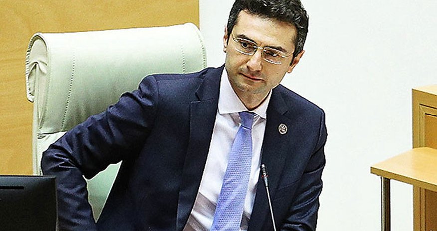 Parlamentinin sədri istefa verdi Parlamentinin sədri istefa verdi
