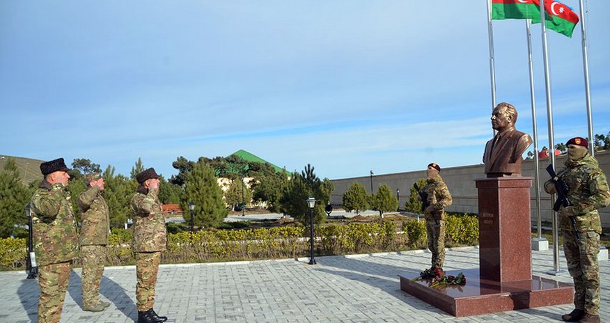 Azerbaijani defense minister visits military unit of Special Forces Azerbaijani defense minister visits military unit of Special Forces