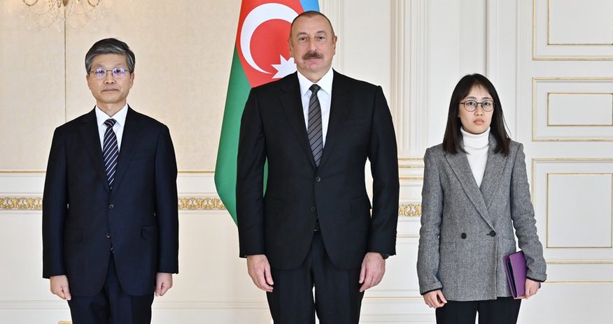 Prezident Koreyanın Azərbaycandakı yeni səfirinin etimadnaməsini qəbul edib Prezident Koreyanın Azərbaycandakı yeni səfirinin etimadnaməsini qəbul edib