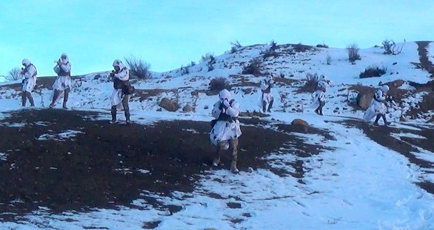 В воинской части коммандос проведены учебные тренировки В воинской части коммандос проведены учебные тренировки