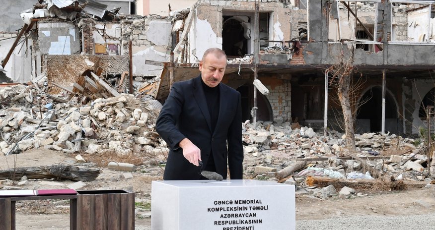 Prezident Gəncəyə getdi - Fotolar Prezident Gəncəyə getdi - Fotolar
