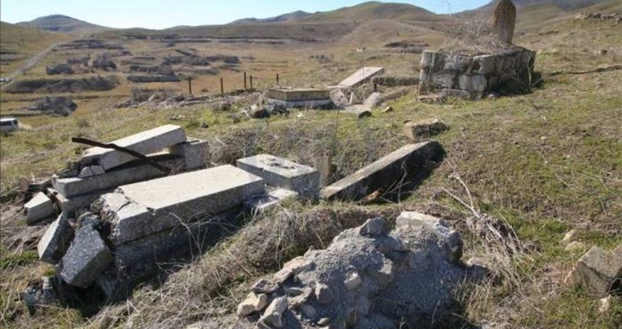 Yerevan undertakes to inform Baku about places of Azerbaijanis' mass graves Yerevan undertakes to inform Baku about places of Azerbaijanis' mass graves