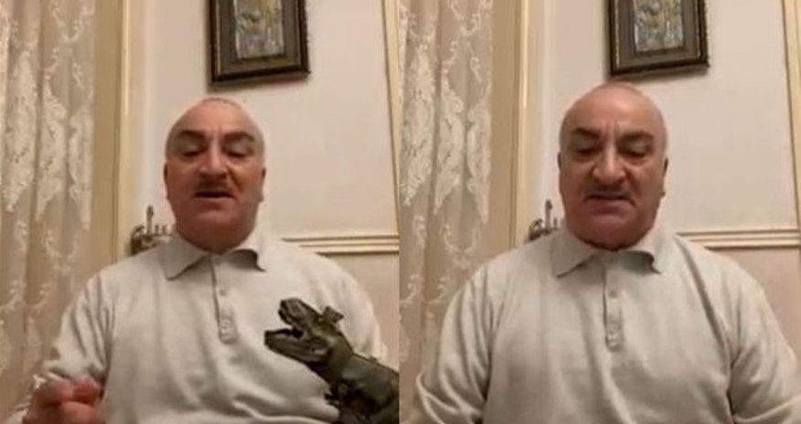 Tahir Kərimlinin oyuncaq əjdaha ilə VİDEOSU yayıldı Tahir Kərimlinin oyuncaq əjdaha ilə VİDEOSU yayıldı