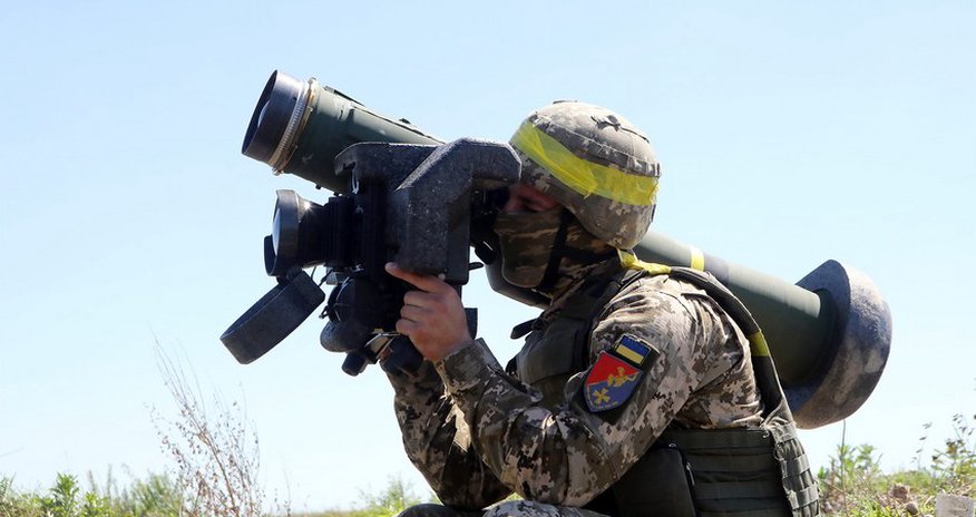 Эстония поставила Украине американские противотанковые ракеты Javelin Эстония поставила Украине американские противотанковые ракеты Javelin