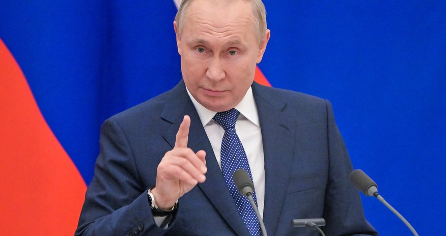 Путин призвал украинских военных в Донбассе «сложить оружие и идти домой» Путин призвал украинских военных в Донбассе «сложить оружие и идти домой»