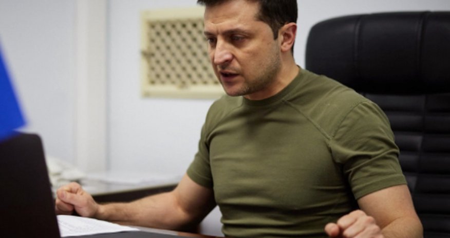 Зеленский призвал украинцев за рубежом вернуться на родину Зеленский призвал украинцев за рубежом вернуться на родину