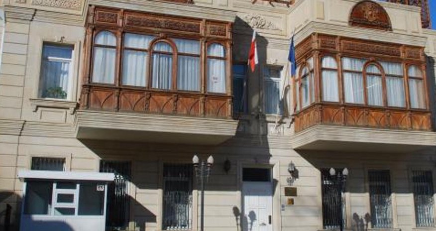 Azərbaycan Polşadakı səfirliyə səsləndi: "Bizə sahib çıxın" Azərbaycan Polşadakı səfirliyə səsləndi: "Bizə sahib çıxın"
