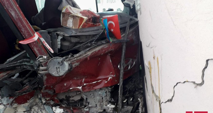 Sumqayıtda ağır qəza, 13 yaralı var - VİDEO Sumqayıtda ağır qəza, 13 yaralı var - VİDEO