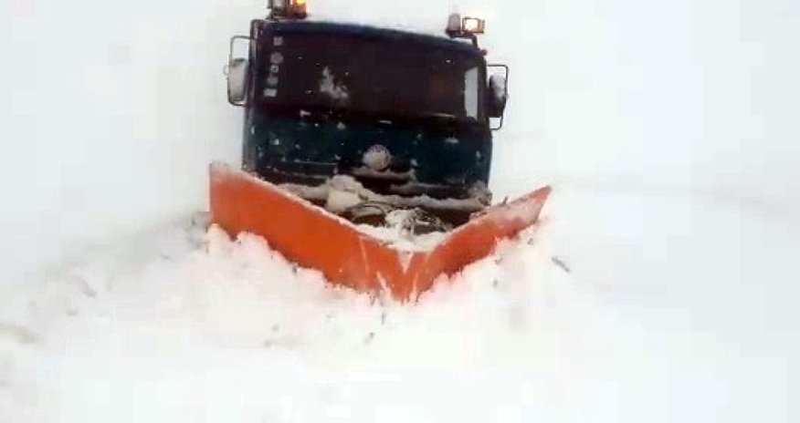 Cəlilabad-Yardımlı yolu qardan təmizlənir Cəlilabad-Yardımlı yolu qardan təmizlənir