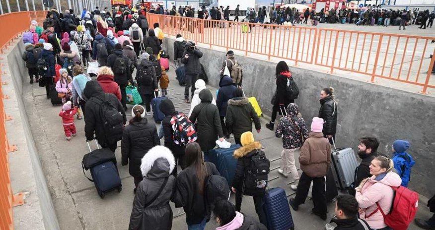 Rusiya 40 min ukraynalını zorla ölkədən çıxarıb Rusiya 40 min ukraynalını zorla ölkədən çıxarıb