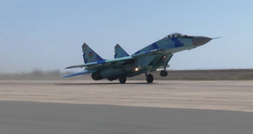 Боевые самолеты ВВС Азербайджана выполнили учебные полеты Боевые самолеты ВВС Азербайджана выполнили учебные полеты