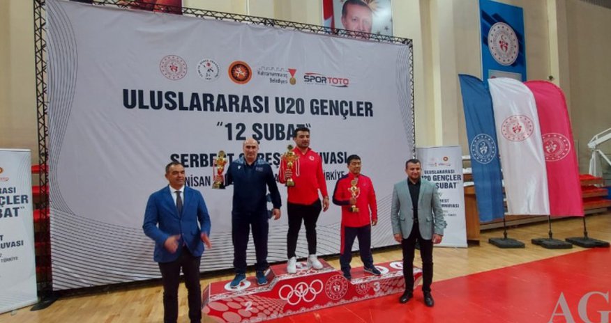 Azərbaycan güləşçiləri Türkiyədən 10 medalla qayıdır Azərbaycan güləşçiləri Türkiyədən 10 medalla qayıdır