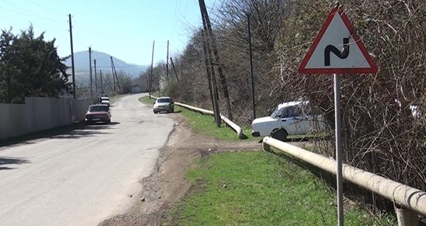 Avtobusdan düşən qadını maşın vurub öldürdü Avtobusdan düşən qadını maşın vurub öldürdü