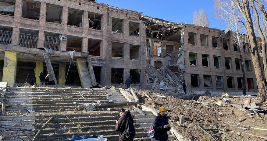 Ukraynada dağıdılan təhsil müəssisələrinin sayı açıqlanıb Ukraynada dağıdılan təhsil müəssisələrinin sayı açıqlanıb