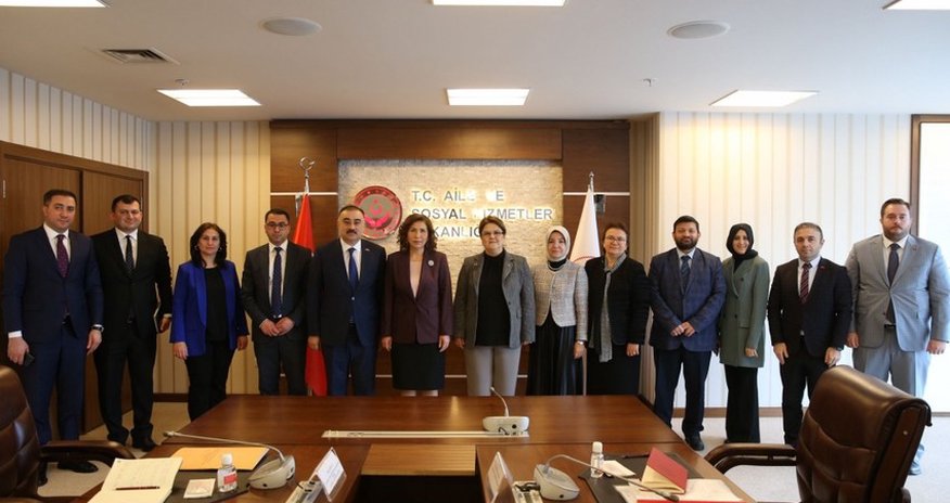 Bahar Muradova Ankarada Türkiyənin ailə və sosial xidmətlər naziri ilə görüşüb Bahar Muradova Ankarada Türkiyənin ailə və sosial xidmətlər naziri ilə görüşüb