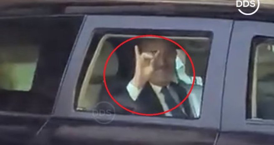 Cavuşoğlu ermənilərə “Bozqurd” işarəsi ilə cavab verdi - Video Cavuşoğlu ermənilərə “Bozqurd” işarəsi ilə cavab verdi - Video