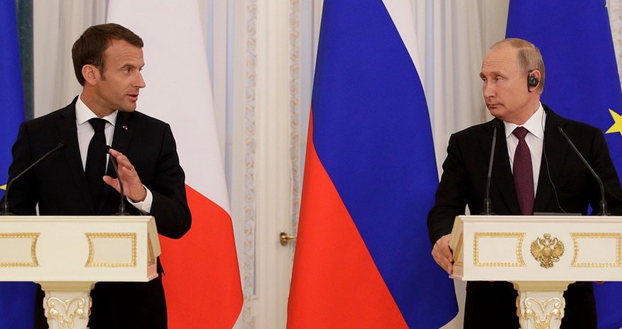 Macron, Putin talk over phone Macron, Putin talk over phone
