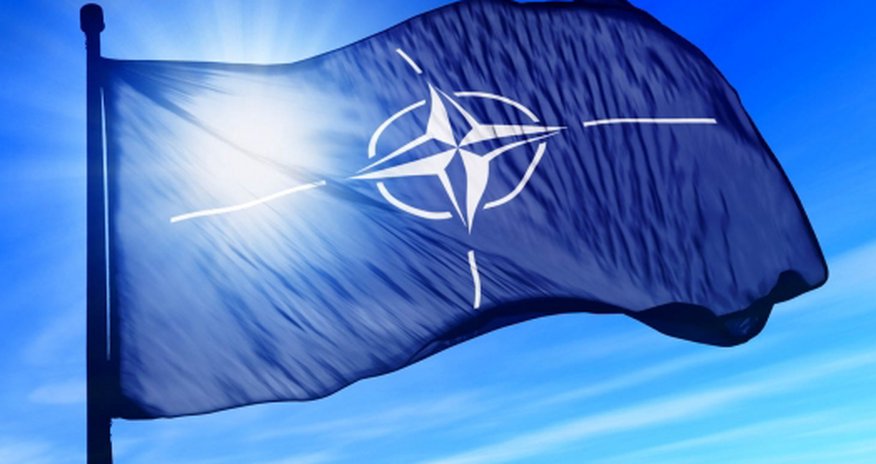 НАТО пока не будет возвращать дипломатов в Киев НАТО пока не будет возвращать дипломатов в Киев