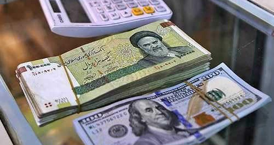 İranda dollar yenidən bahalaşmağa başlayıb İranda dollar yenidən bahalaşmağa başlayıb