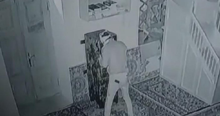 Nəzir qutusunu qarət edən saxlanıldı Nəzir qutusunu qarət edən saxlanıldı
