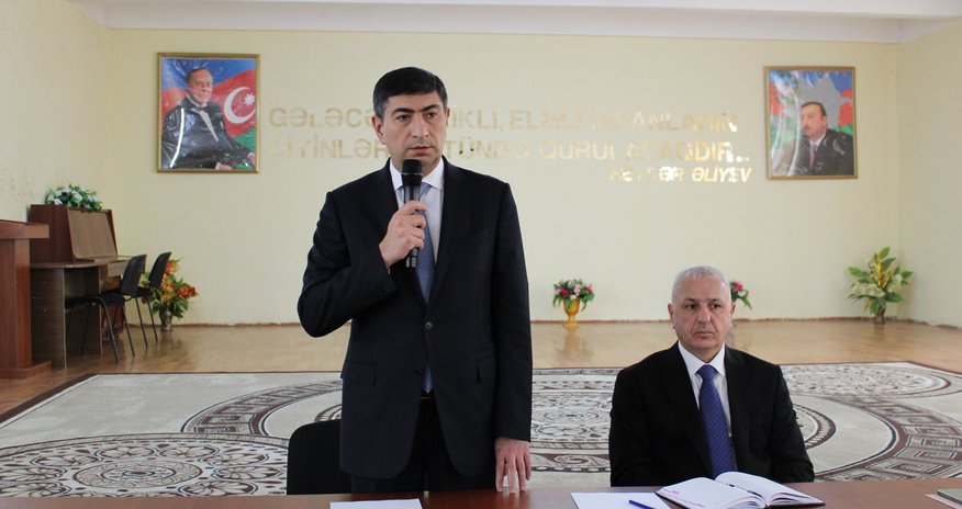 İcra Hakimiyyətinin başçısı və millət vəkili Yasamal rayonu sakinləri ilə görüşdülər İcra Hakimiyyətinin başçısı və millət vəkili Yasamal rayonu sakinləri ilə görüşdülər
