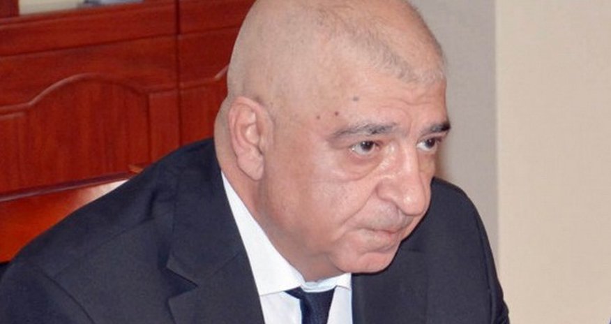 Yeni rektor kollektivə təqdim olundu Yeni rektor kollektivə təqdim olundu