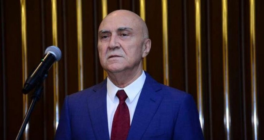 Milli Məclisin keçmiş vitse-spikeri deputatlardan şikayətlənib Milli Məclisin keçmiş vitse-spikeri deputatlardan şikayətlənib